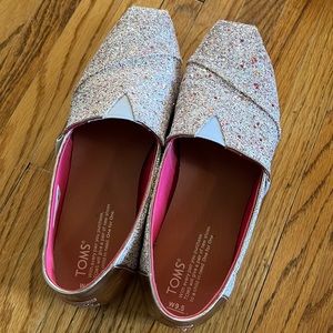 Pink white glitter toms 9.5
